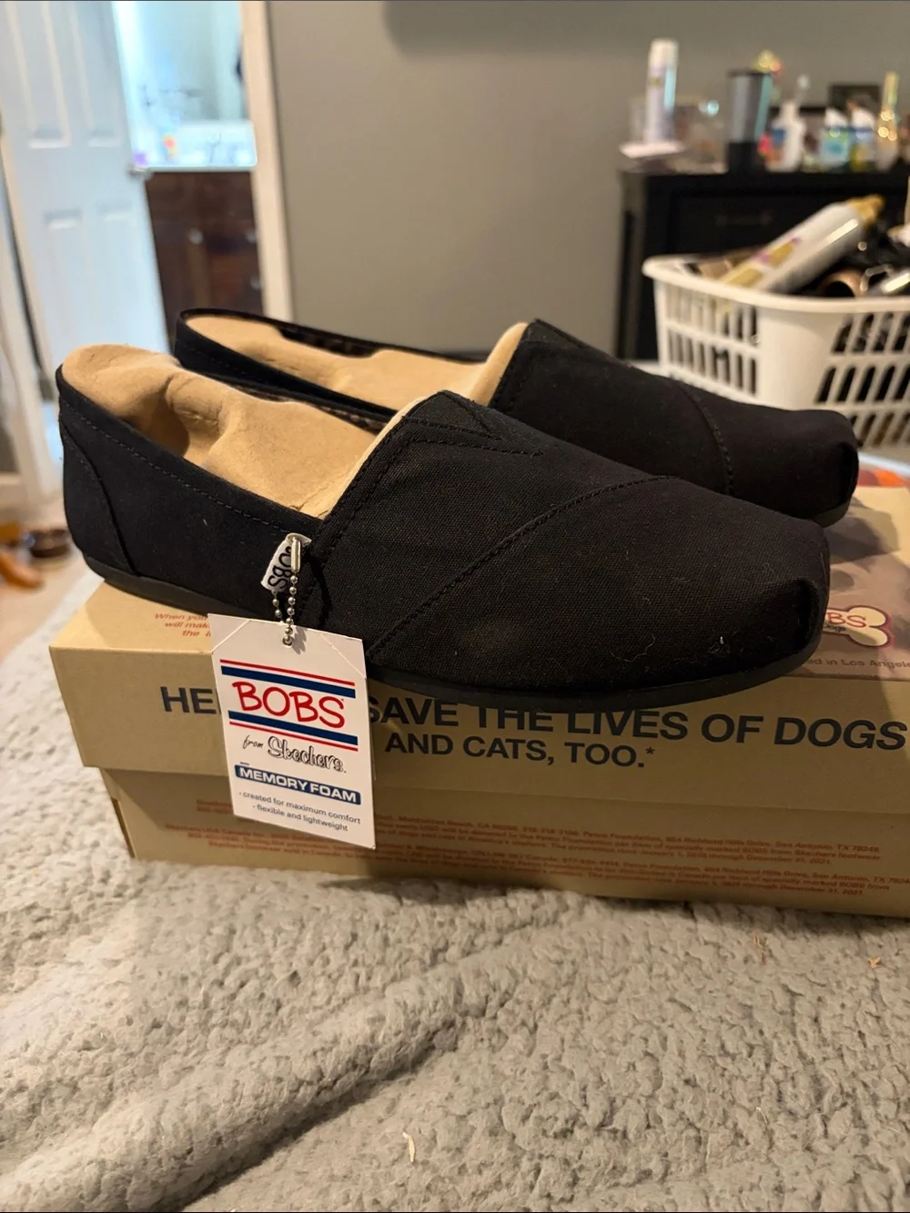 Women’s Bob size 9 love and peace loafer